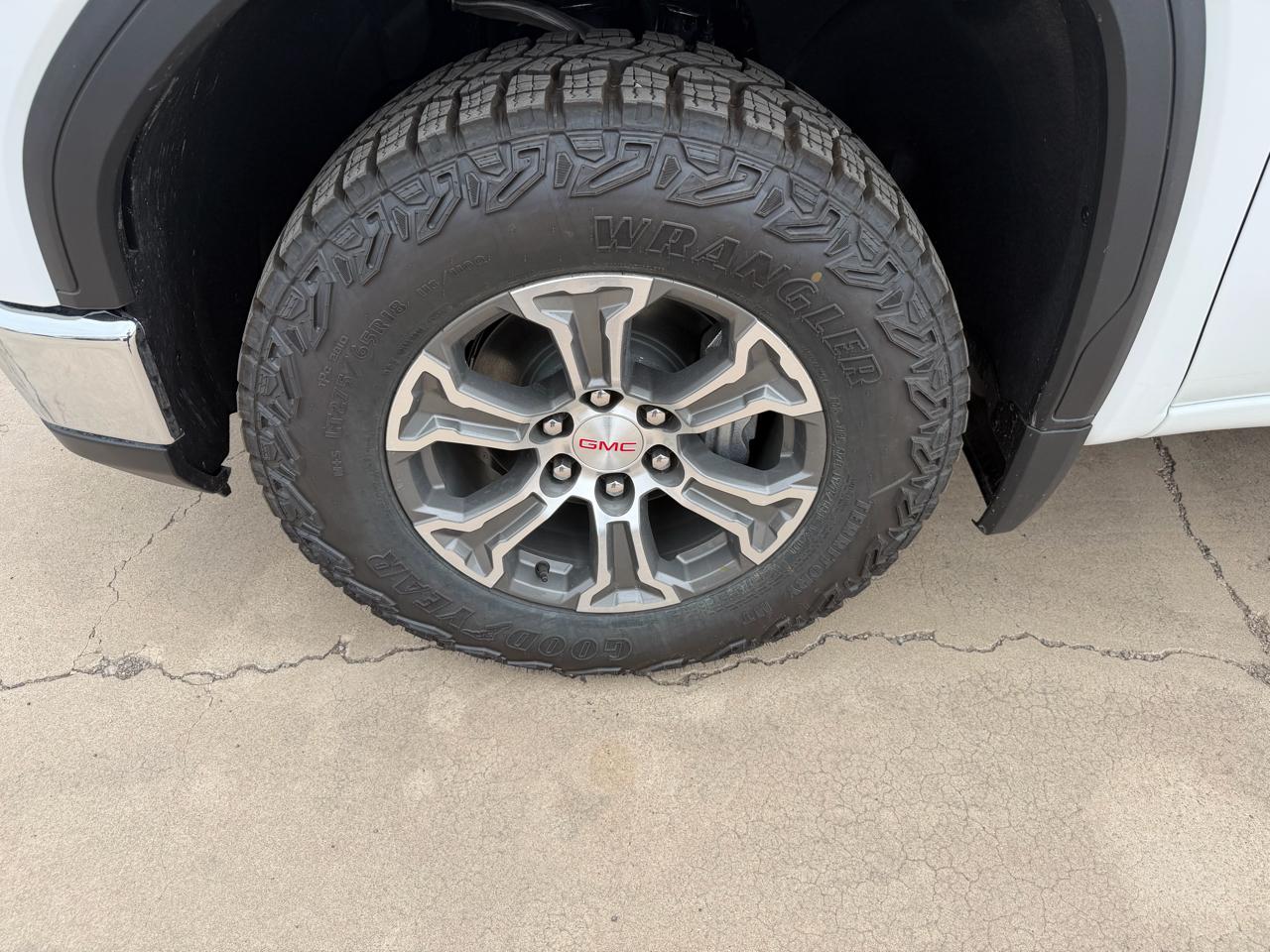 GMC Sierra 1500 4WD Crew Cab 147" Pro 2026