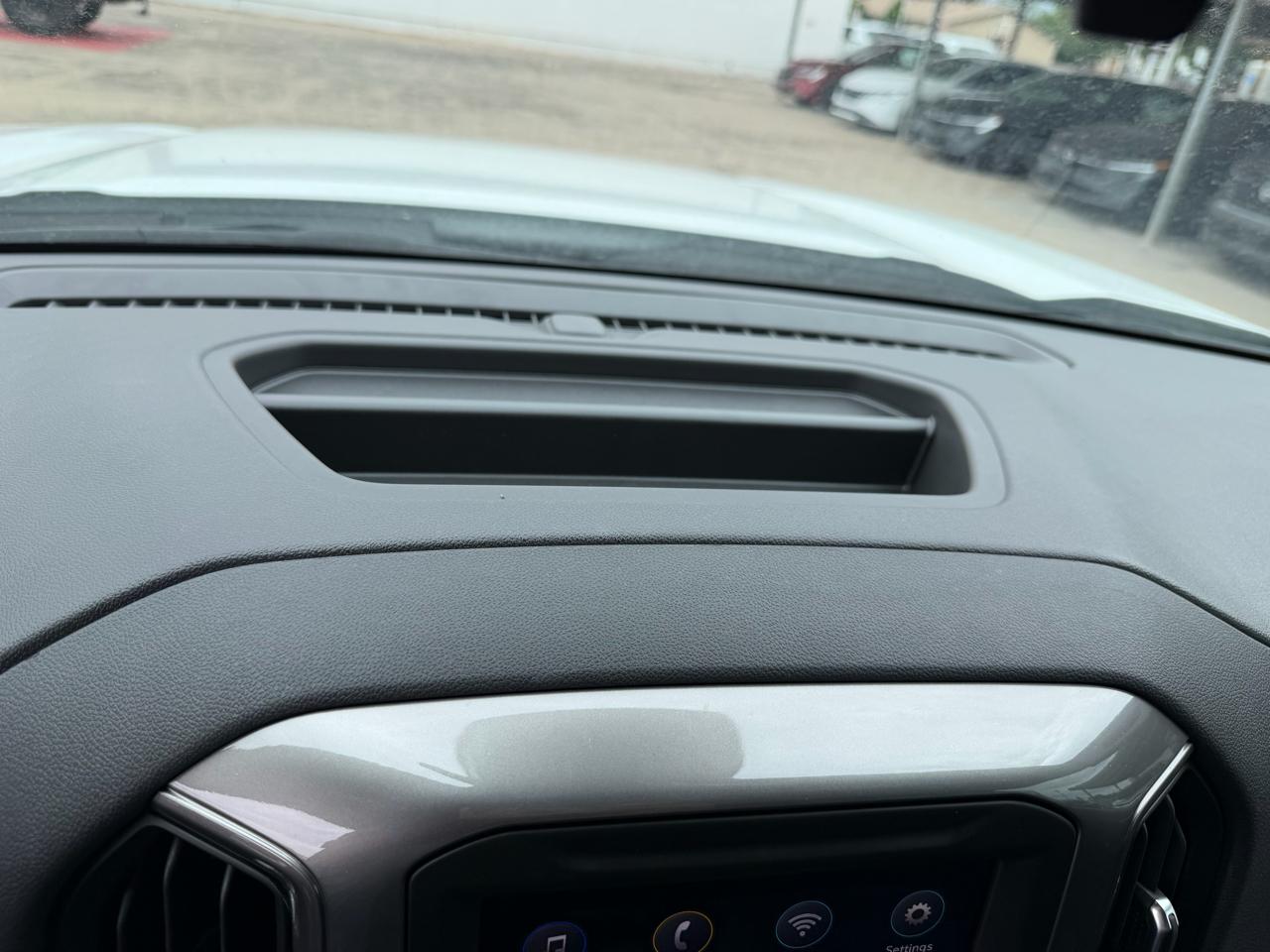 GMC Sierra 1500 4WD Crew Cab 147" Pro 2026