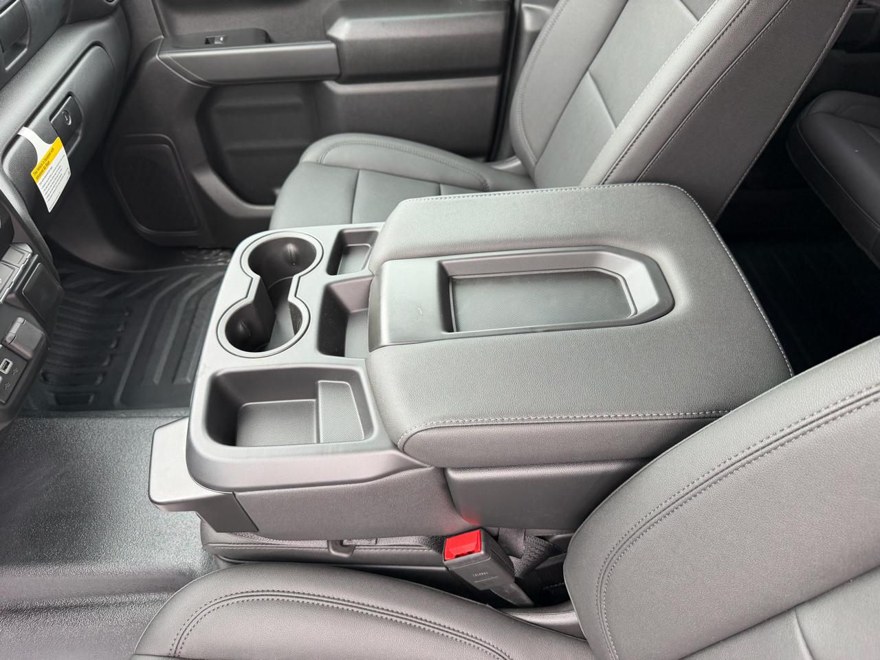 GMC Sierra 1500 4WD Crew Cab 147" Pro 2026