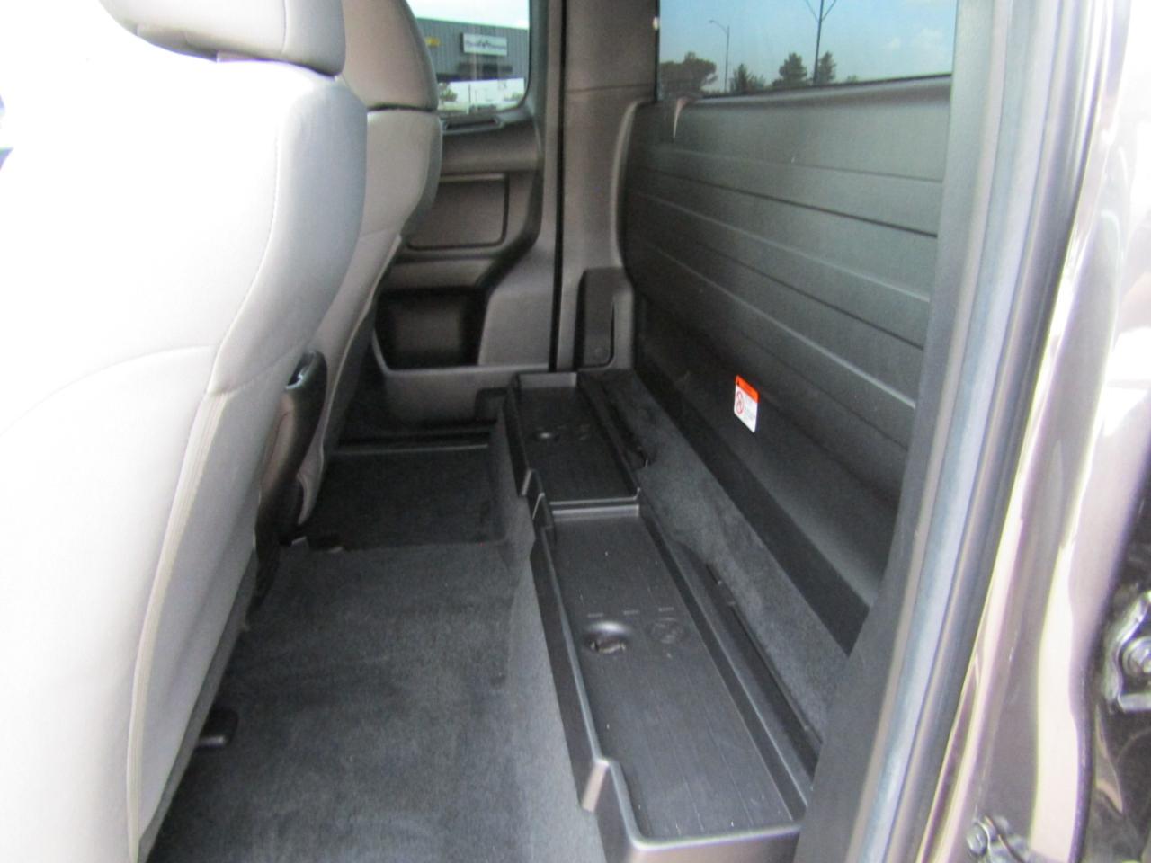 Toyota Tacoma 2WD SR5 Access Cab 6' Bed I4 AT (Natl) 2023