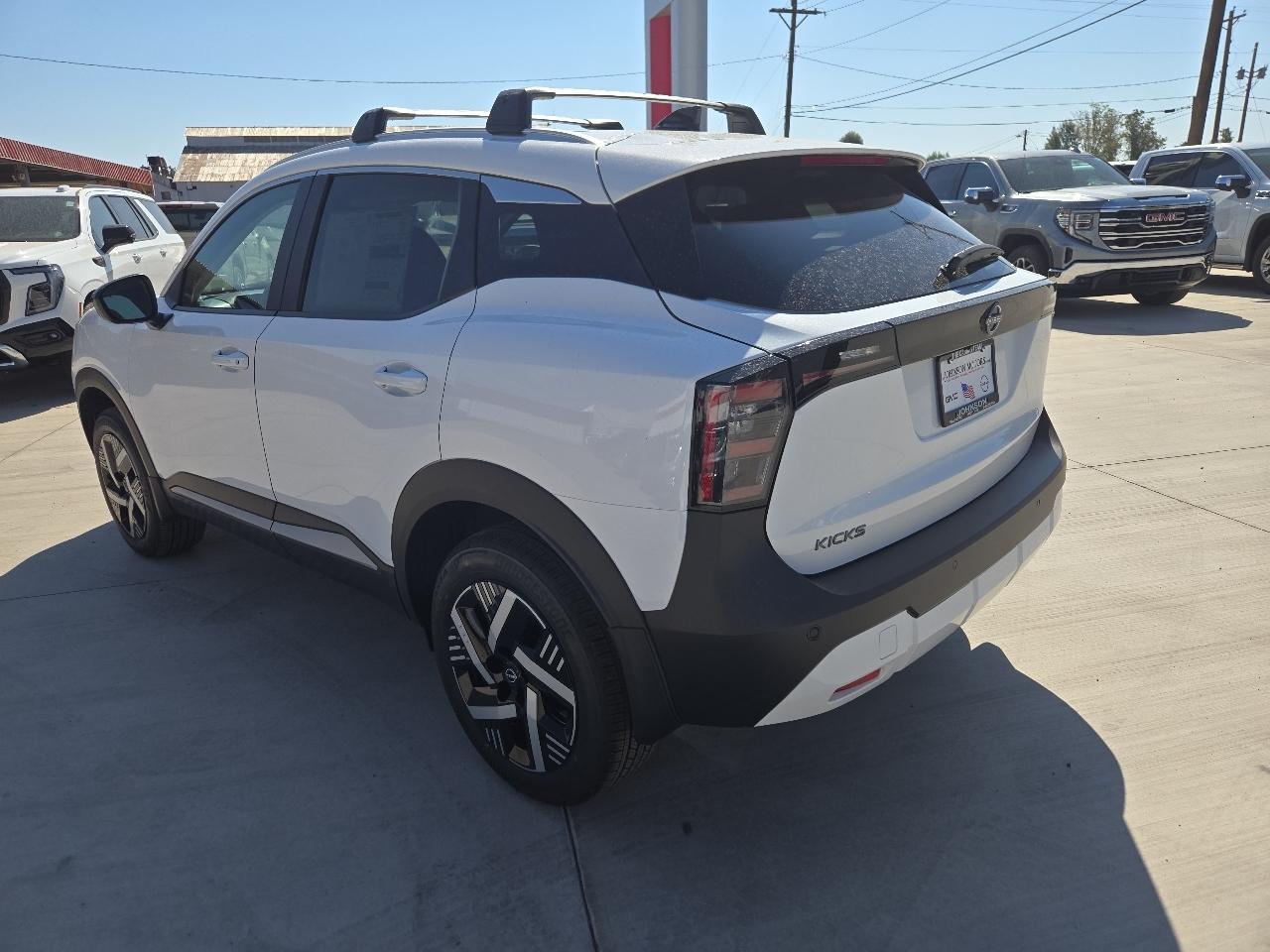 Nissan Kicks SV FWD 2026