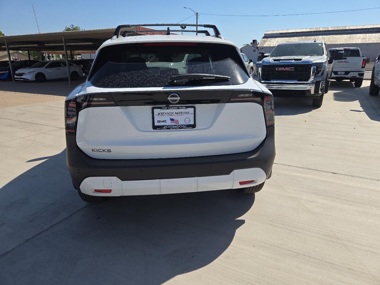 Nissan Kicks SV FWD 2026