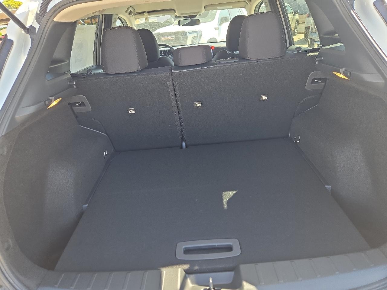 Nissan Kicks SV FWD 2026