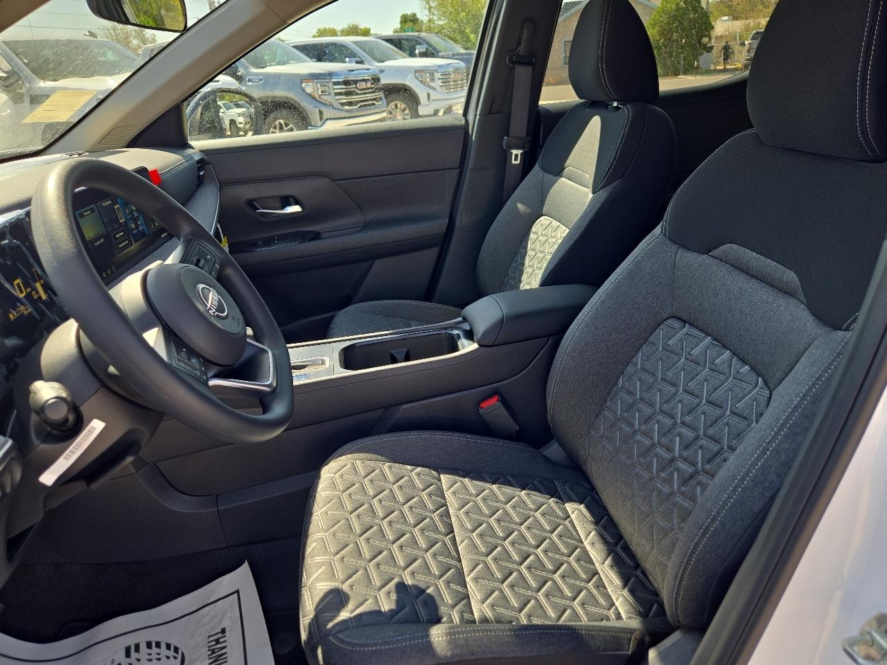 Nissan Kicks SV FWD 2026