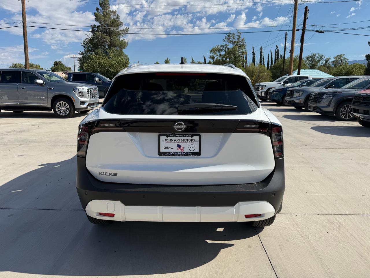Nissan Kicks SV FWD 2026