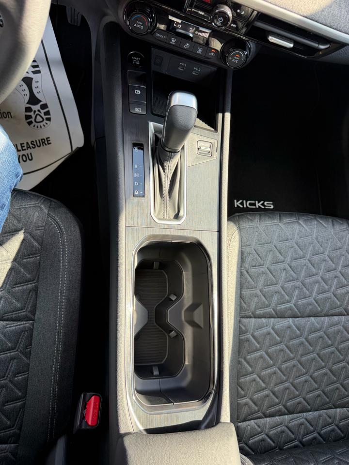 Nissan Kicks SV FWD 2026