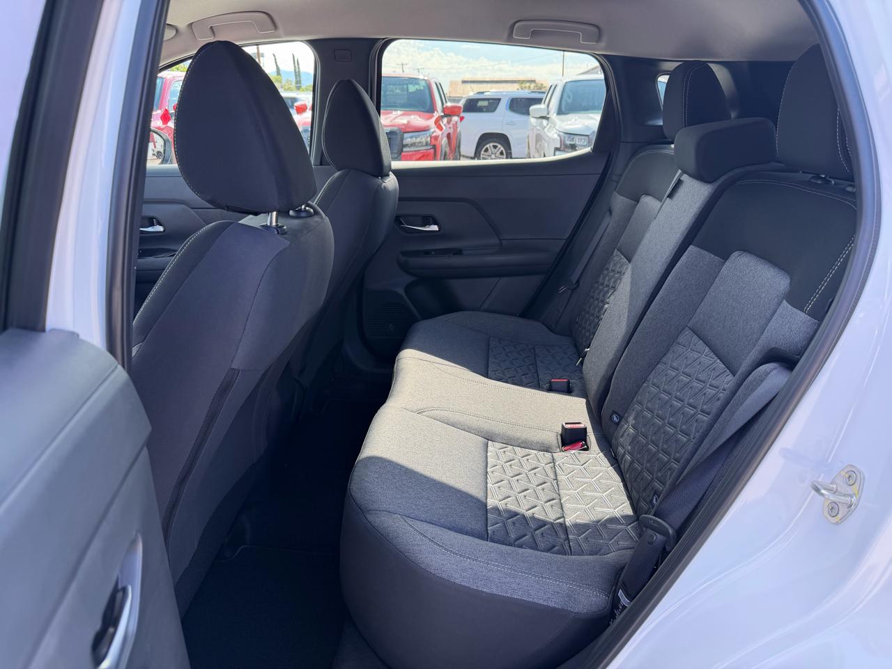 Nissan Kicks SV FWD 2026