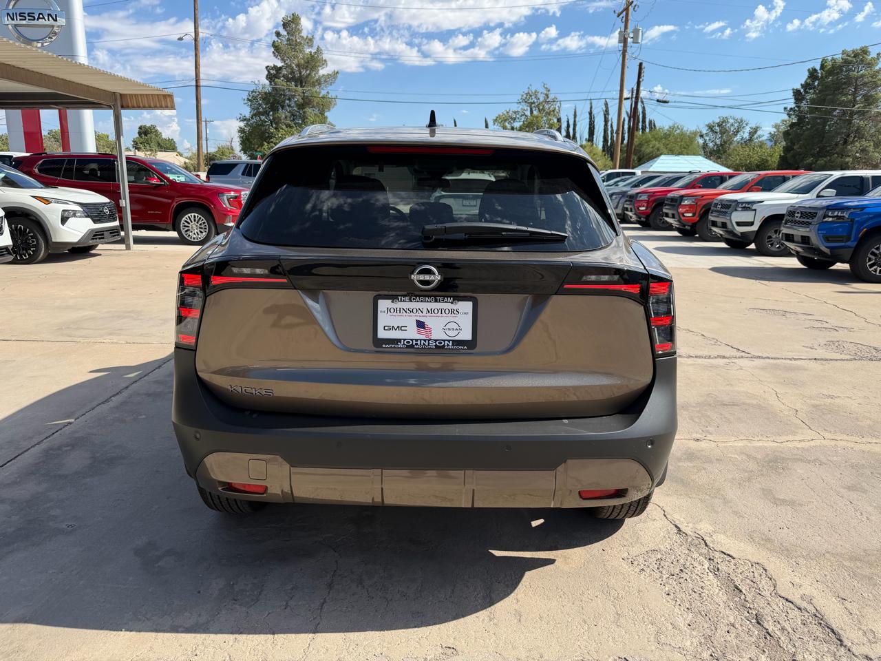 Nissan Kicks SV FWD 2026