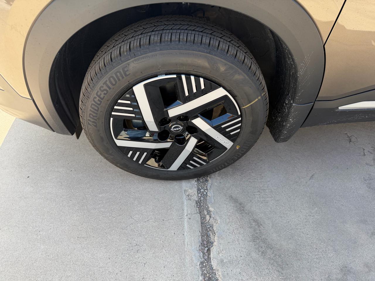 Nissan Kicks SV FWD 2026
