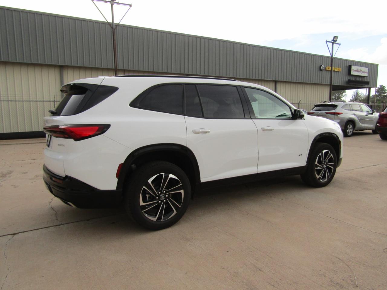 Buick Enclave 4dr Sport Touring 2026