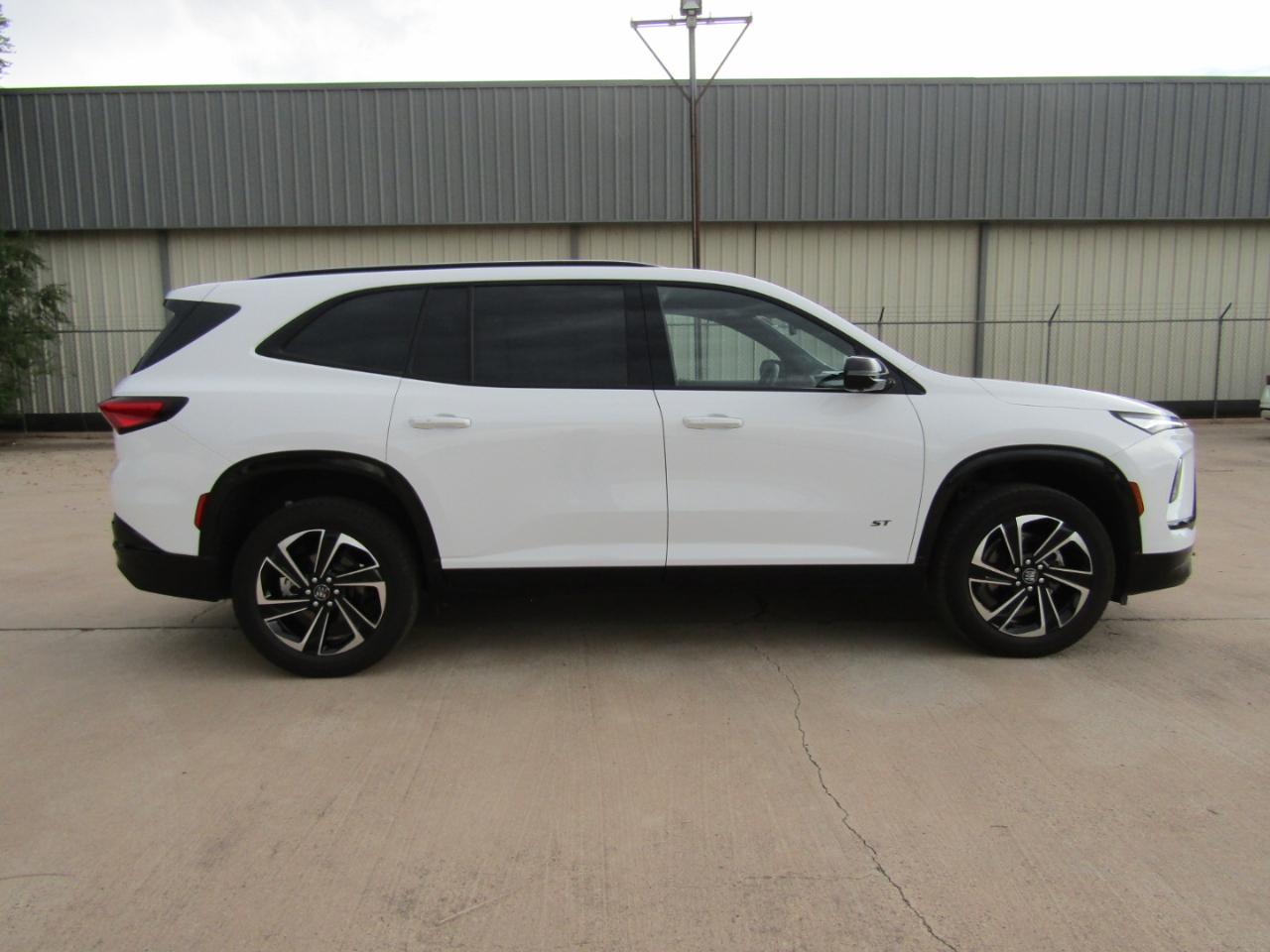 Buick Enclave 4dr Sport Touring 2026