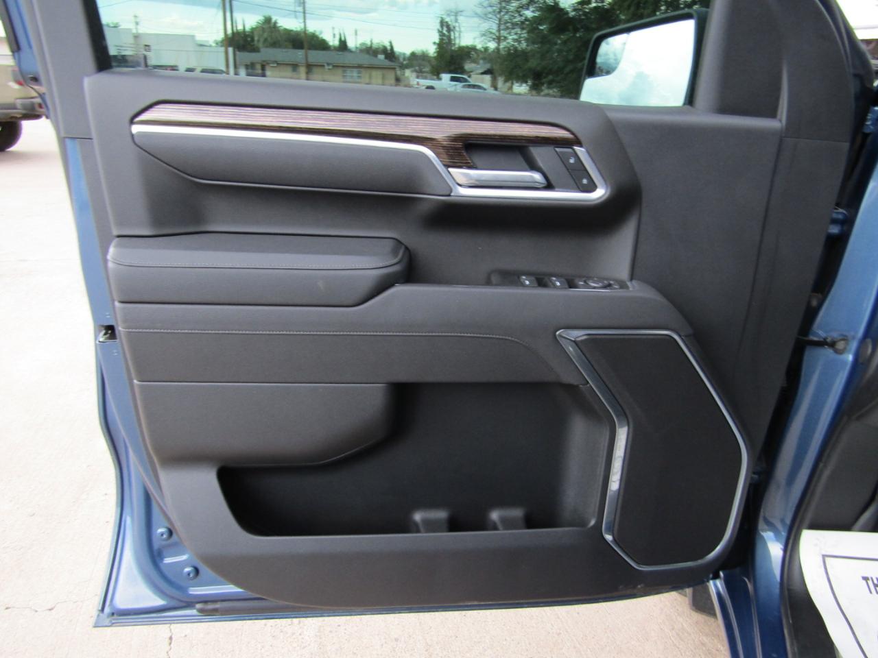 GMC Sierra 1500 4WD Crew Cab 147" Elevation w/3SB 2025