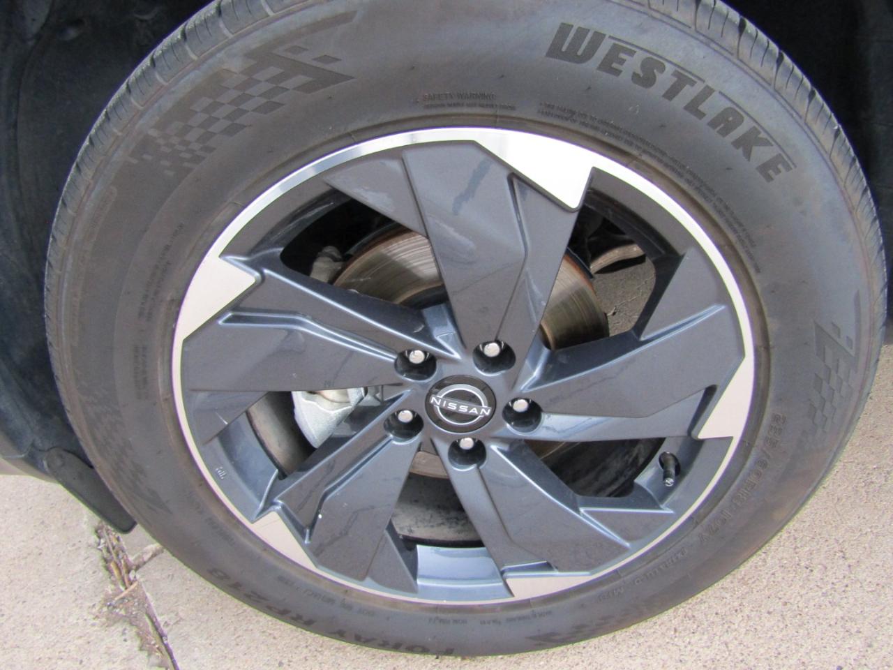 Nissan Rogue FWD SV 2025