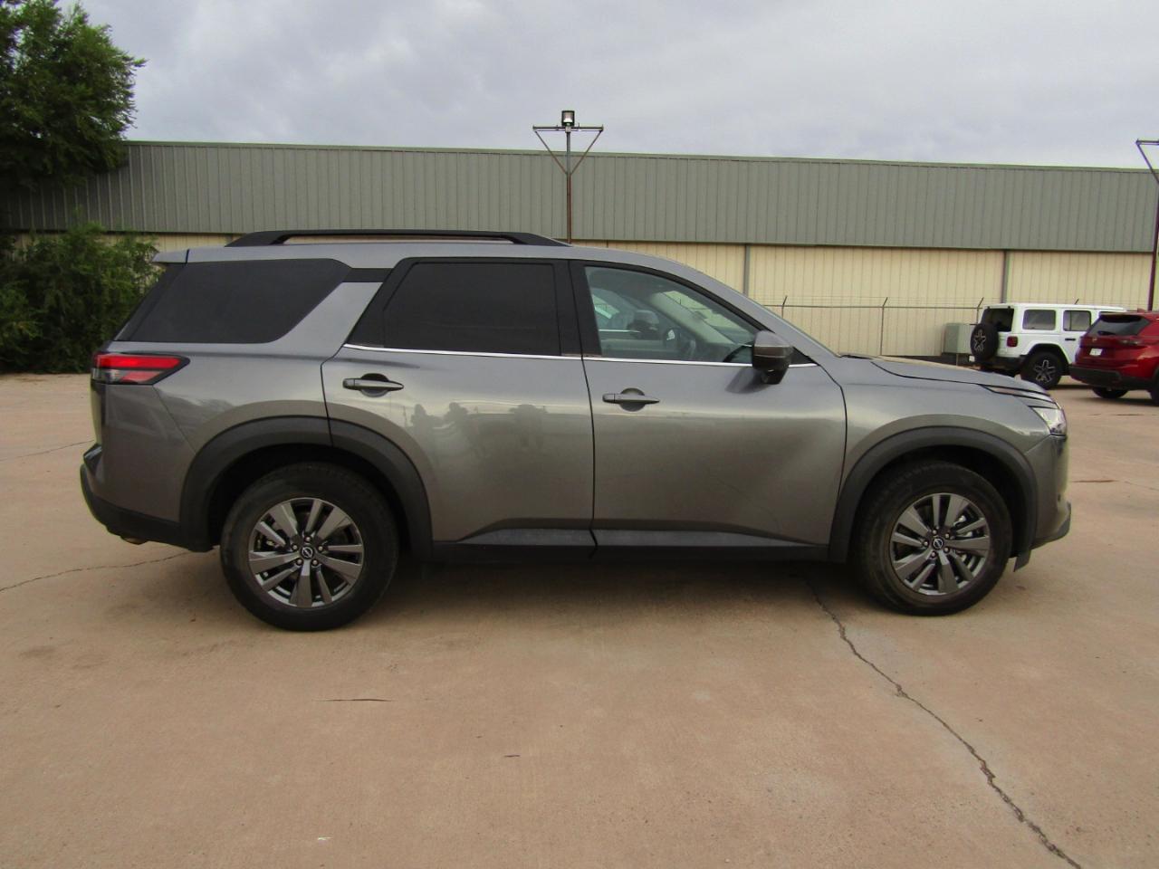 Nissan Pathfinder SV 4WD 2024