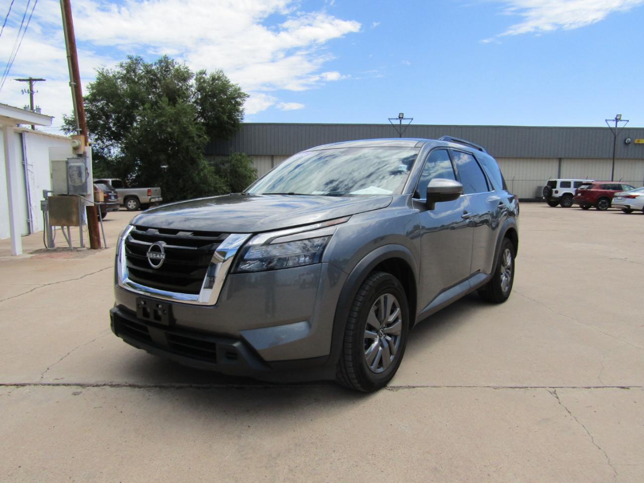 Nissan Pathfinder SV 4WD 2024