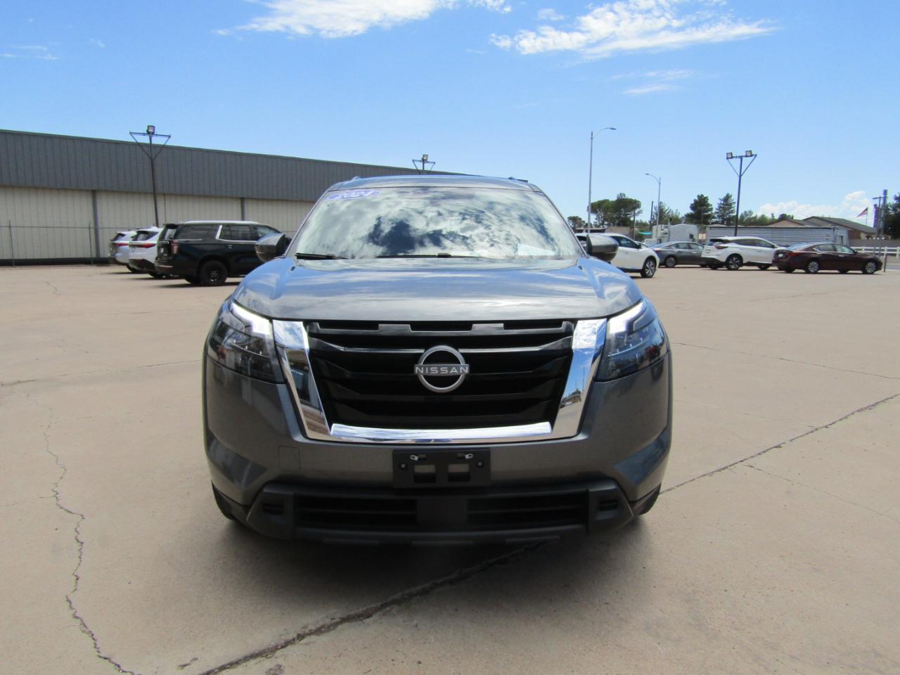 Nissan Pathfinder SV 4WD 2024