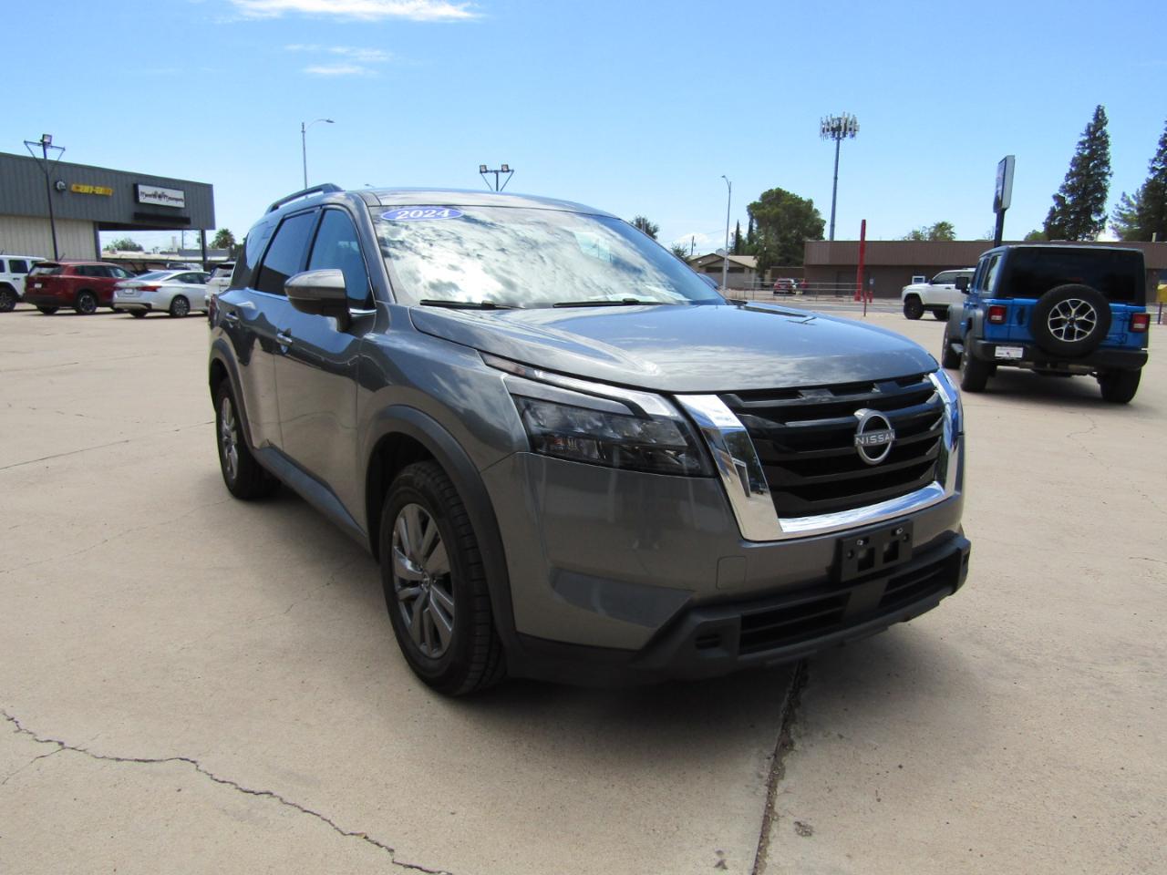 Nissan Pathfinder SV 4WD 2024
