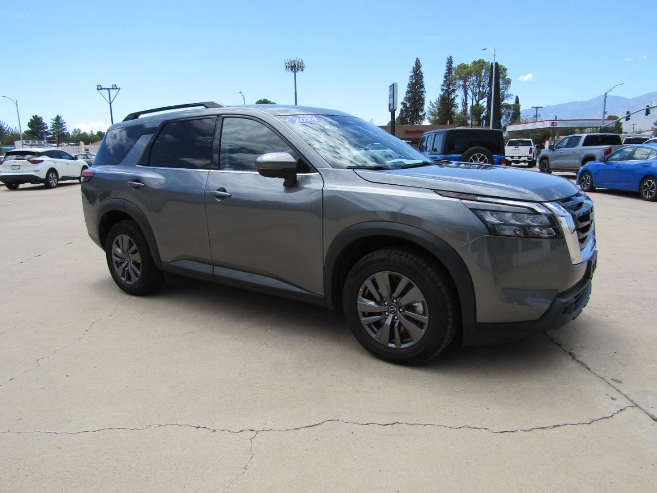 Nissan Pathfinder SV 4WD 2024