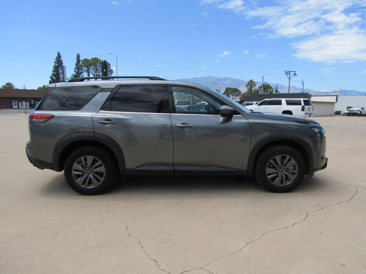 Nissan Pathfinder SV 4WD 2024