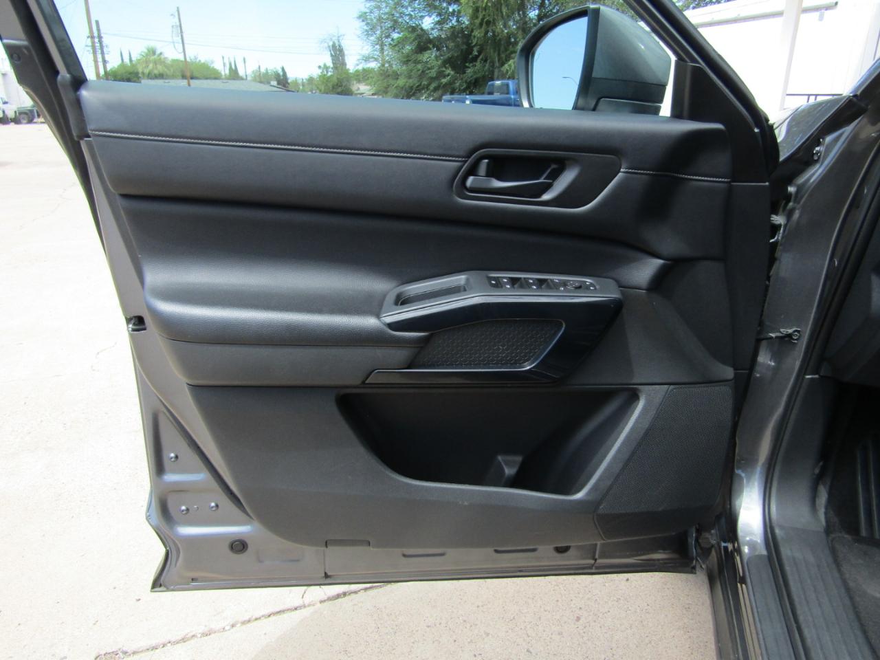 Nissan Pathfinder SV 4WD 2024