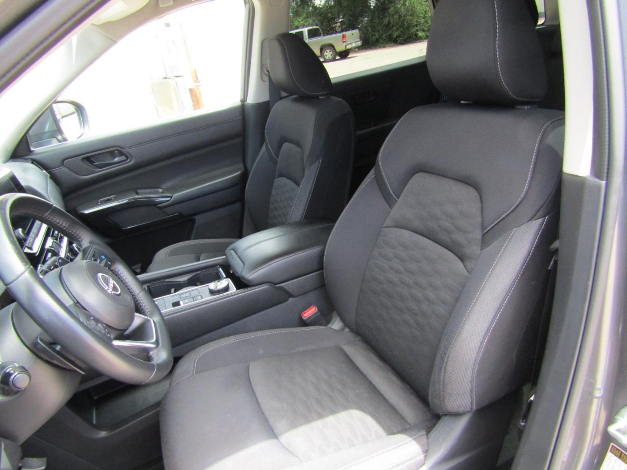 Nissan Pathfinder SV 4WD 2024
