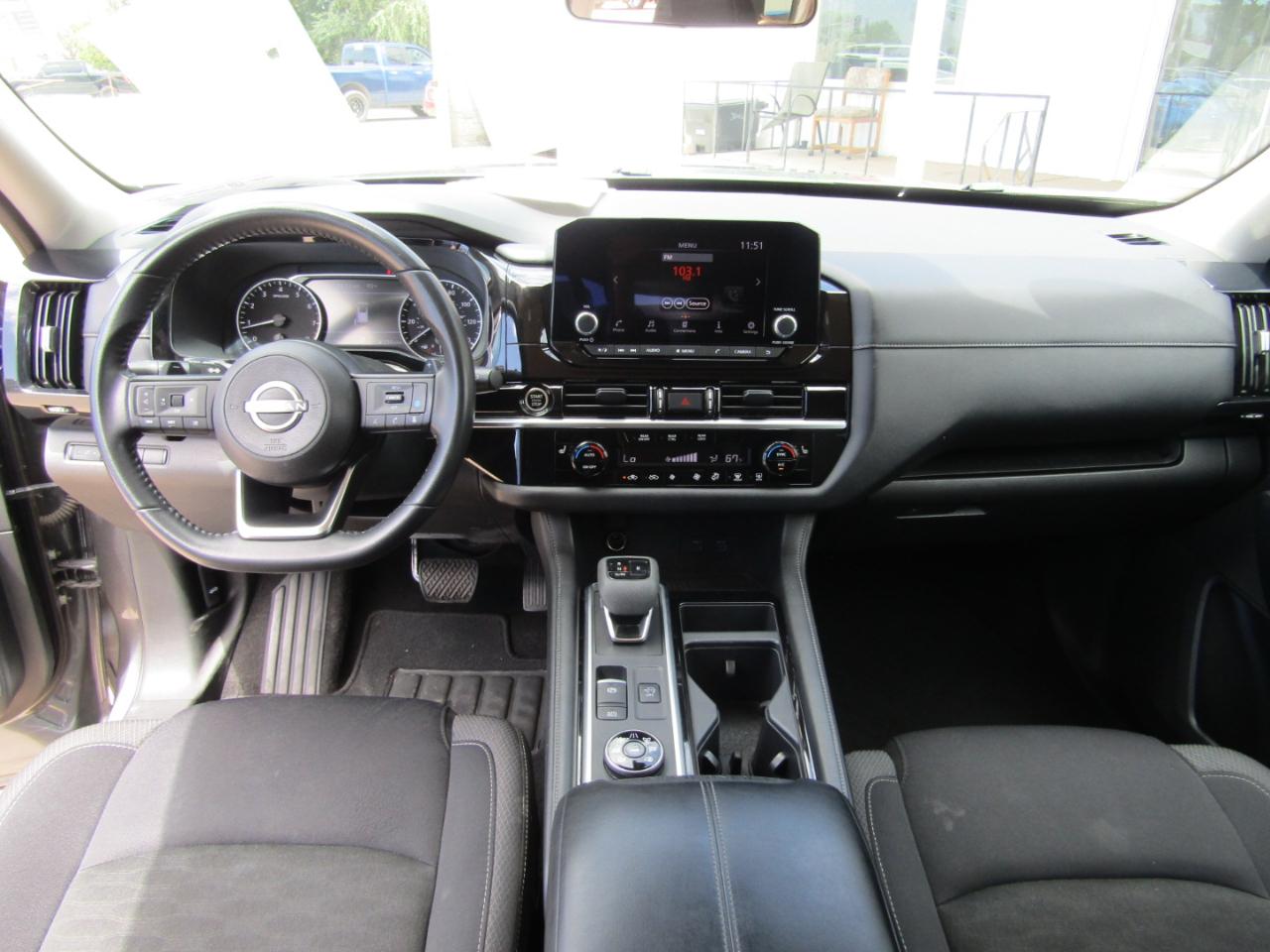 Nissan Pathfinder SV 4WD 2024