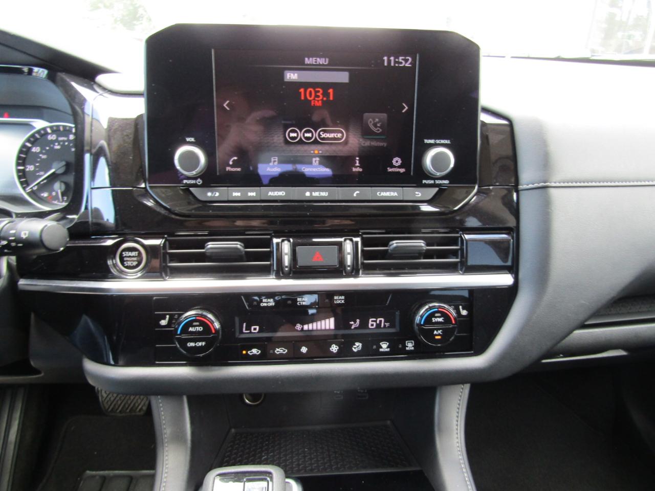 Nissan Pathfinder SV 4WD 2024