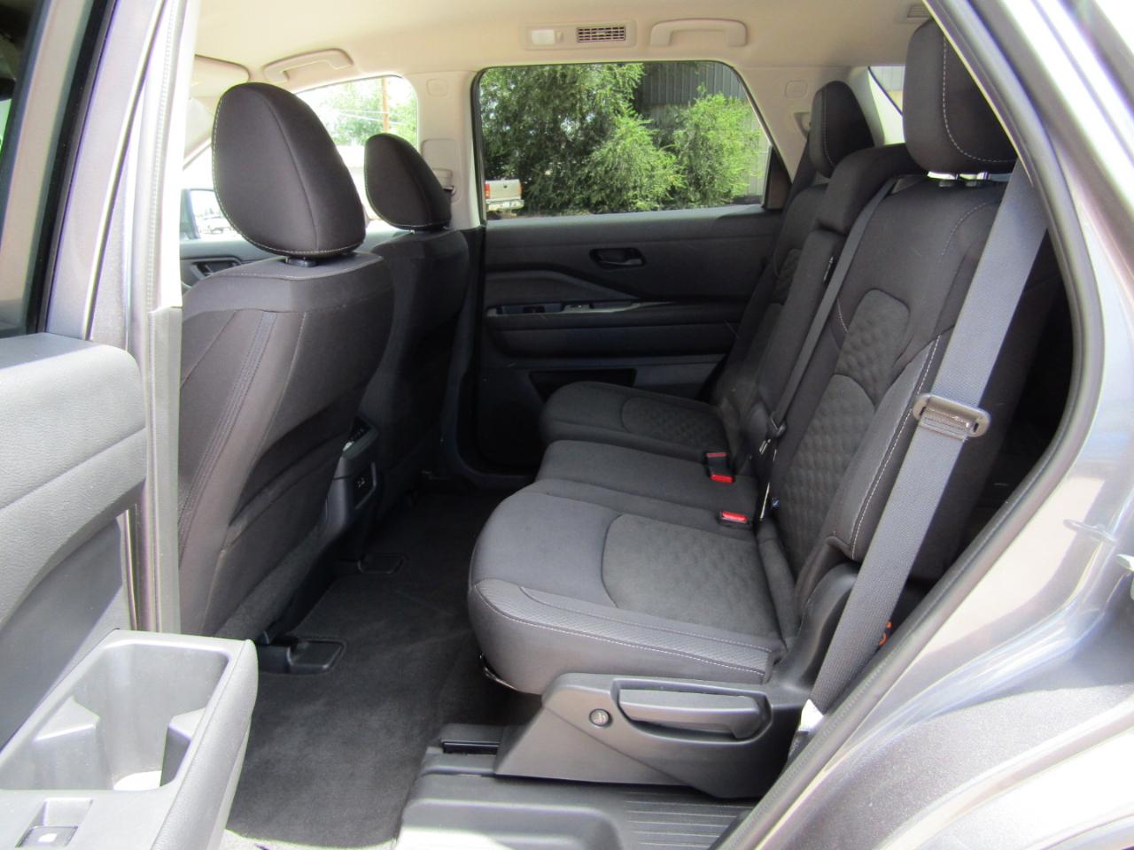 Nissan Pathfinder SV 4WD 2024