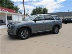 2024 Nissan Pathfinder 