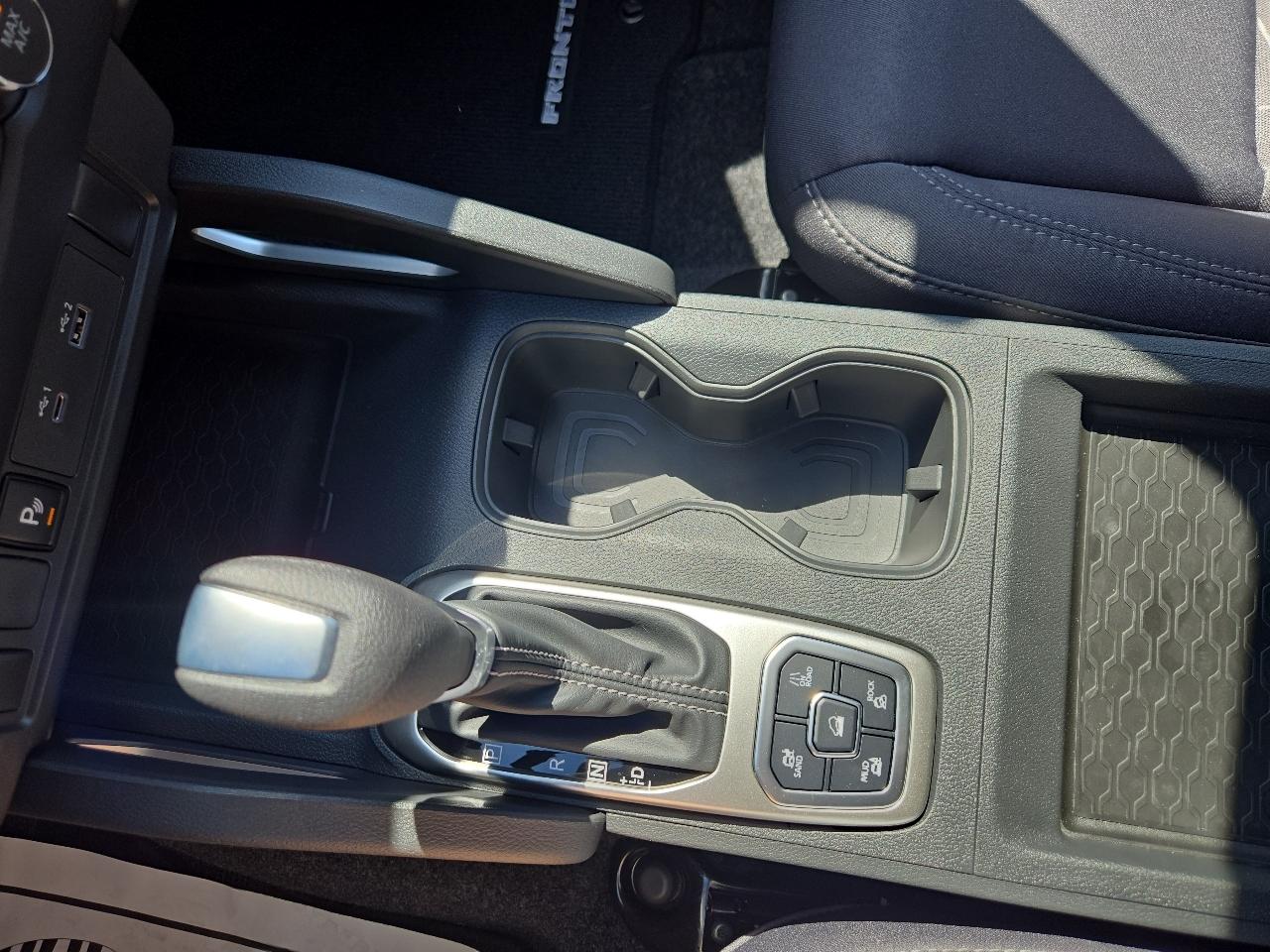 Nissan Frontier Crew Cab 4x4 SV 2026