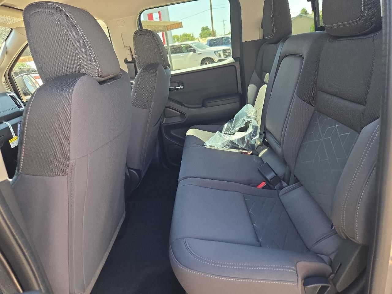Nissan Frontier Crew Cab 4x4 SV 2026