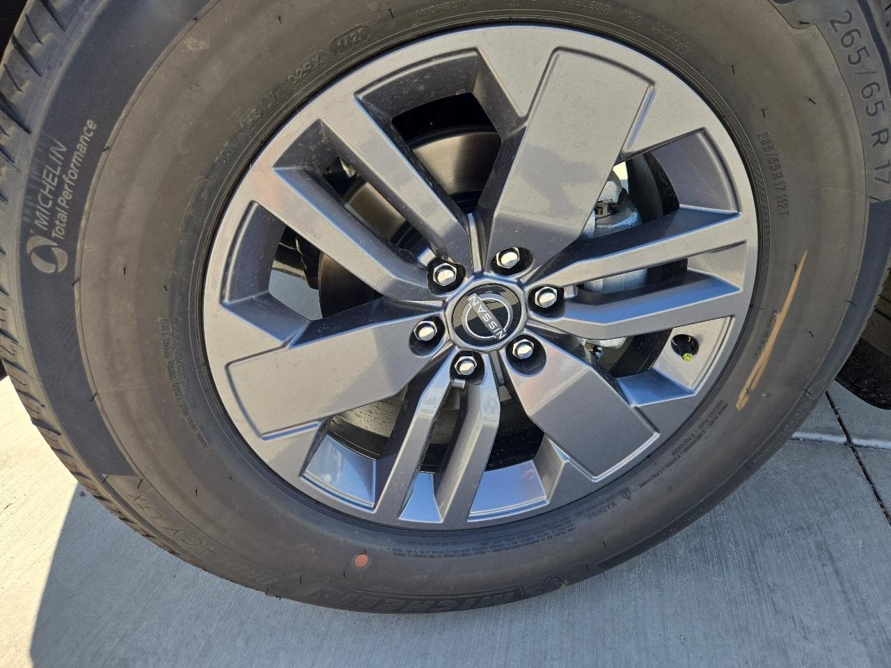 Nissan Frontier Crew Cab 4x4 SV 2026