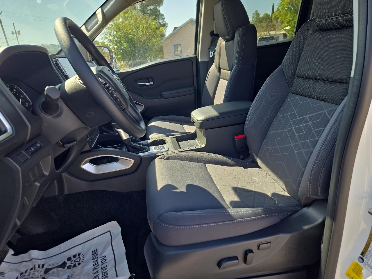 Nissan Frontier Crew Cab 4x4 SV 2026
