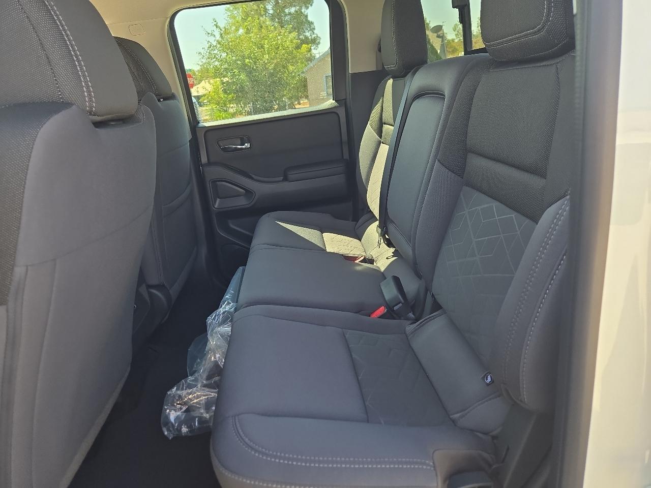 Nissan Frontier Crew Cab 4x4 SV 2026