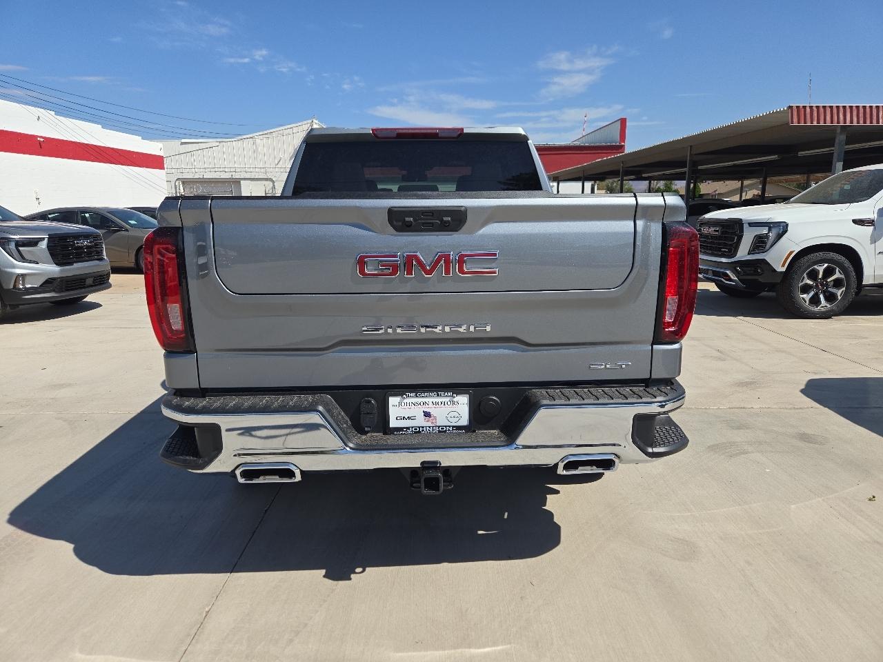 GMC Sierra 1500 4WD Crew Cab 147" SLT 2026