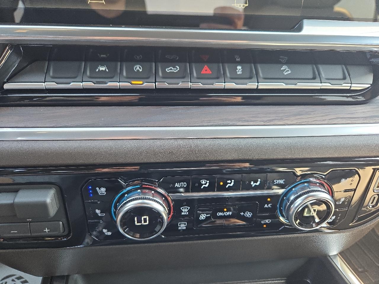 GMC Sierra 1500 4WD Crew Cab 147" SLT 2026