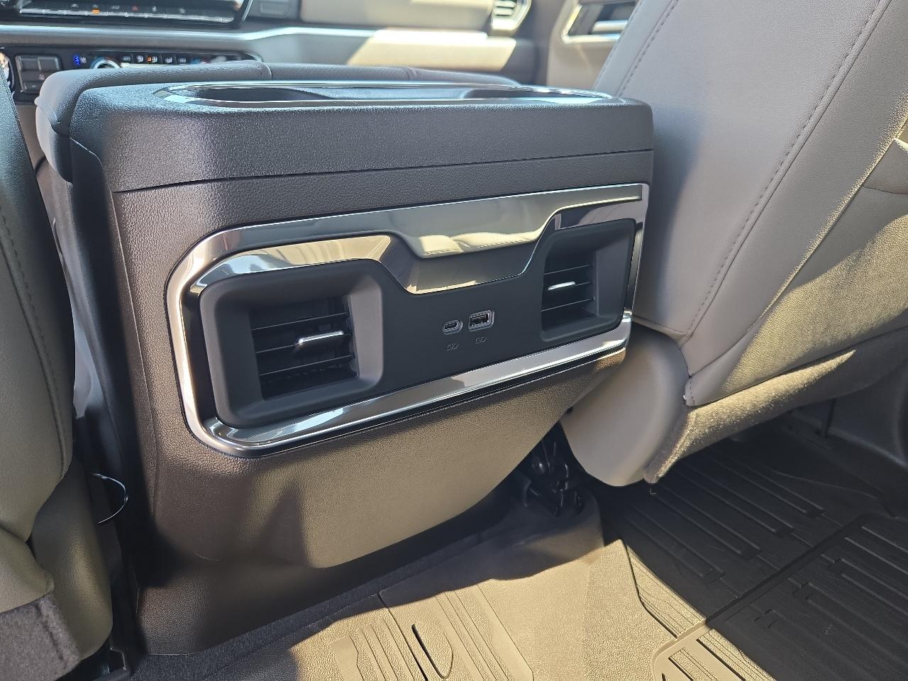 GMC Sierra 1500 4WD Crew Cab 147" SLT 2026