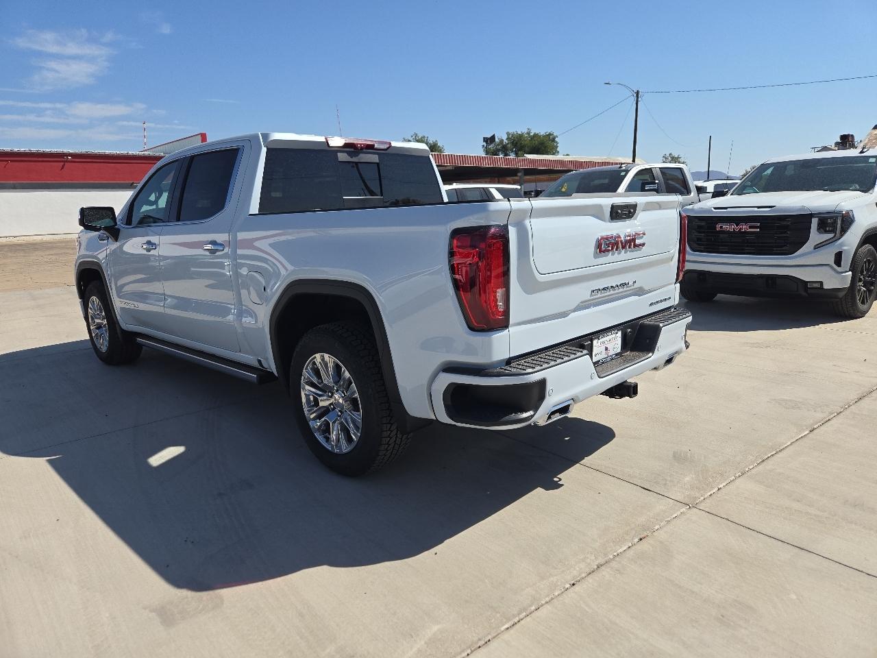 GMC Sierra 1500 4WD Crew Cab 147" Denali 2026