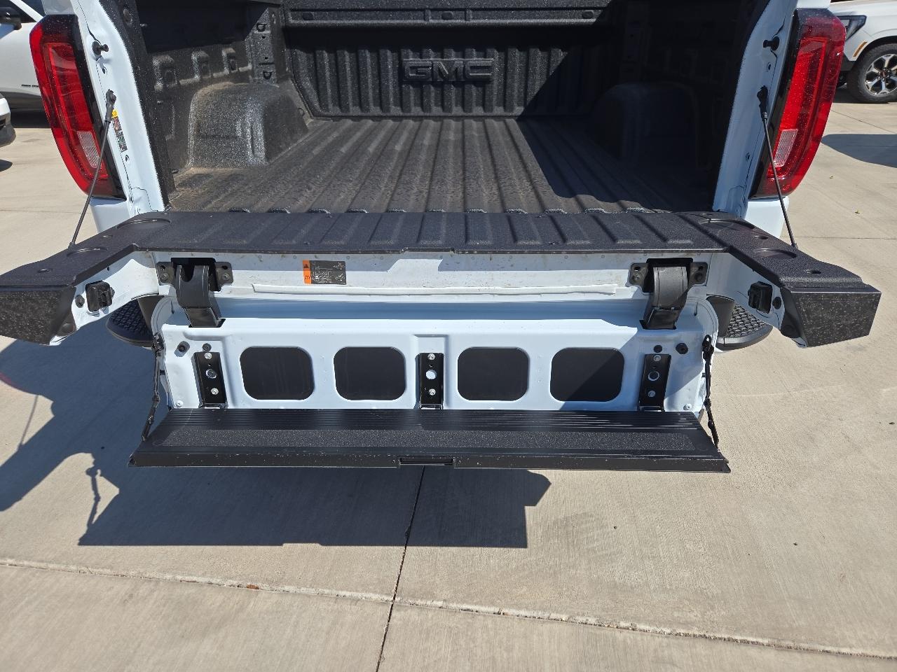 GMC Sierra 1500 4WD Crew Cab 147" Denali 2026