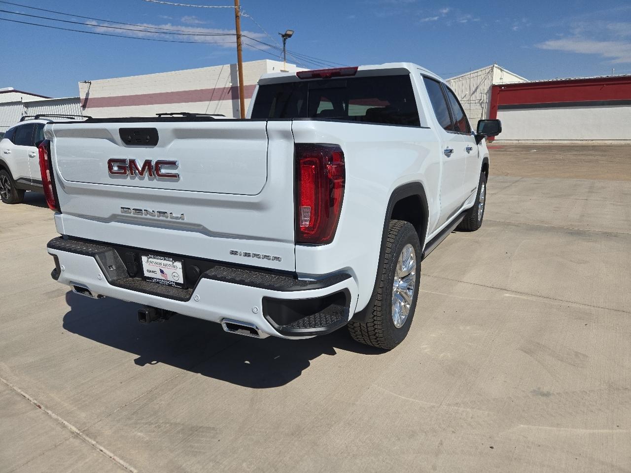 GMC Sierra 1500 4WD Crew Cab 147" Denali 2026