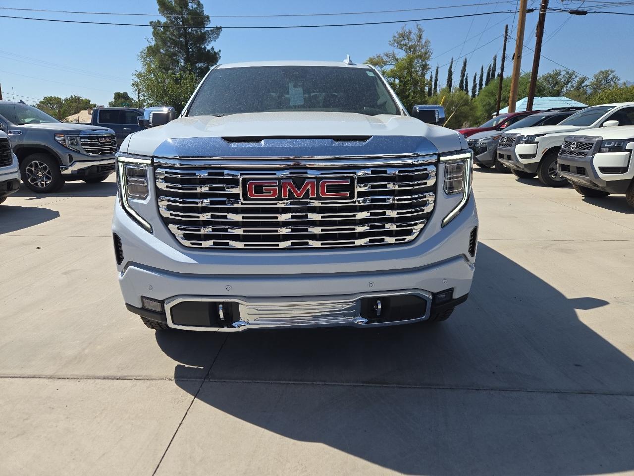 GMC Sierra 1500 4WD Crew Cab 147" Denali 2026