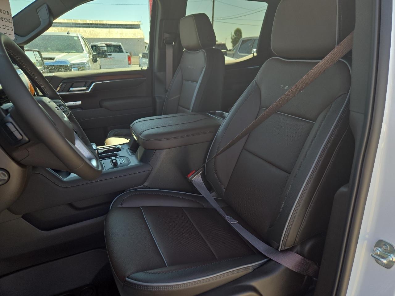 GMC Sierra 1500 4WD Crew Cab 147" Denali 2026