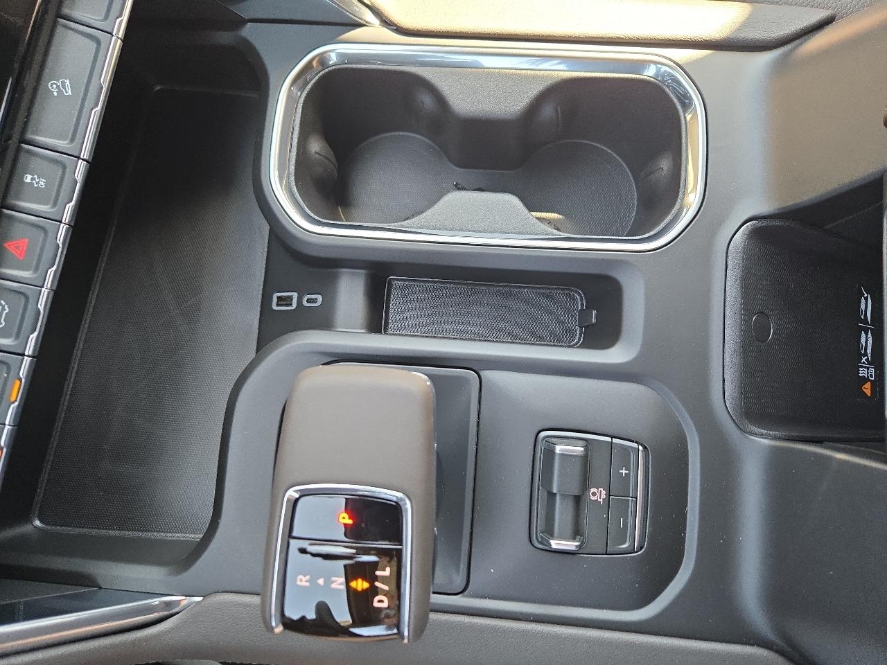 GMC Sierra 1500 4WD Crew Cab 147" Denali 2026