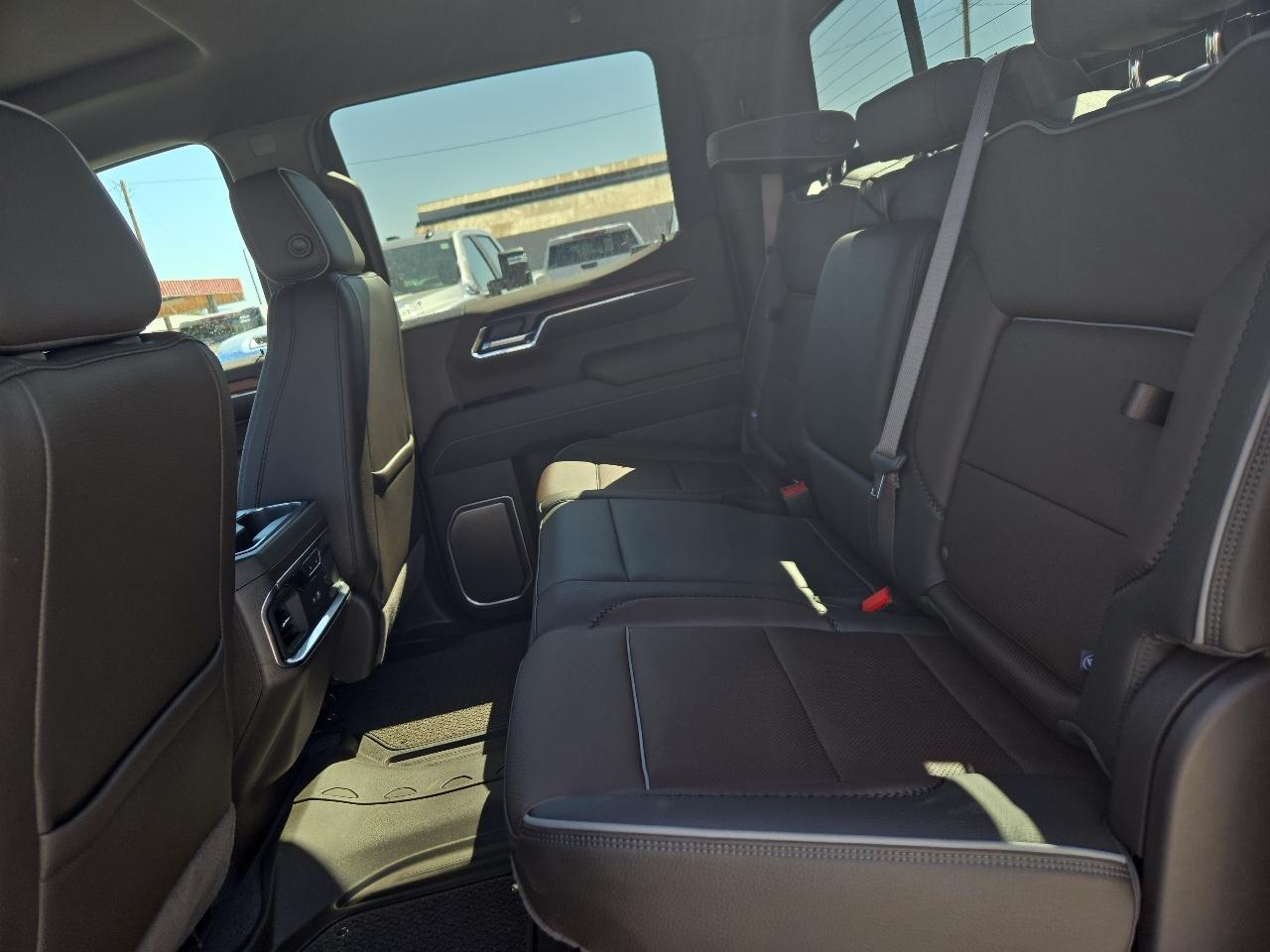 GMC Sierra 1500 4WD Crew Cab 147" Denali 2026