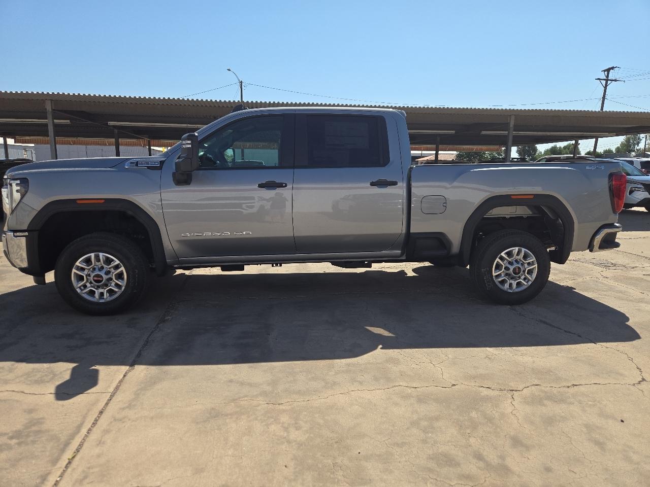 GMC Sierra 2500HD 4WD Crew Cab 159" Pro 2026