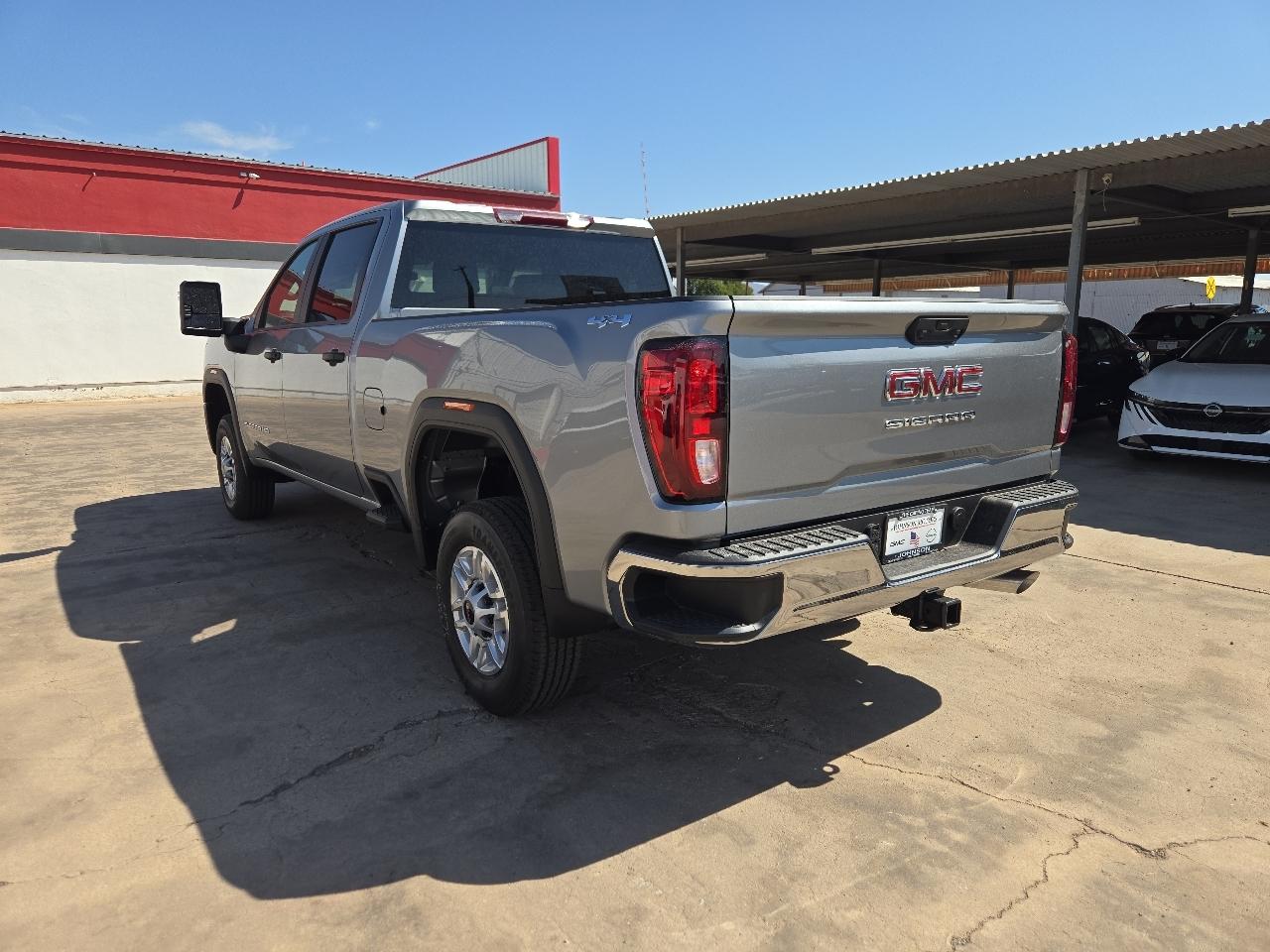 GMC Sierra 2500HD 4WD Crew Cab 159" Pro 2026