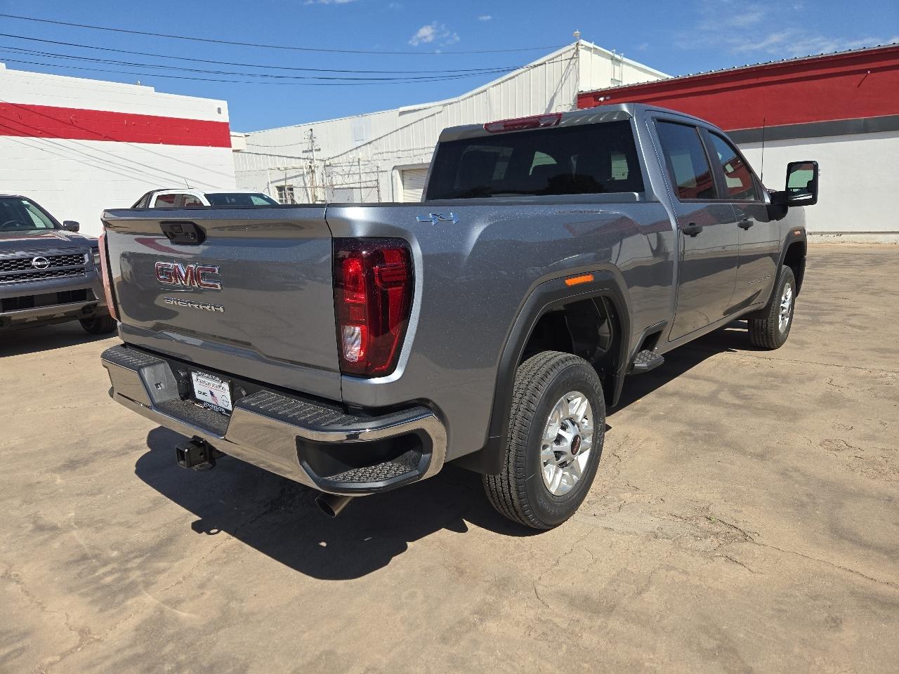 GMC Sierra 2500HD 4WD Crew Cab 159" Pro 2026