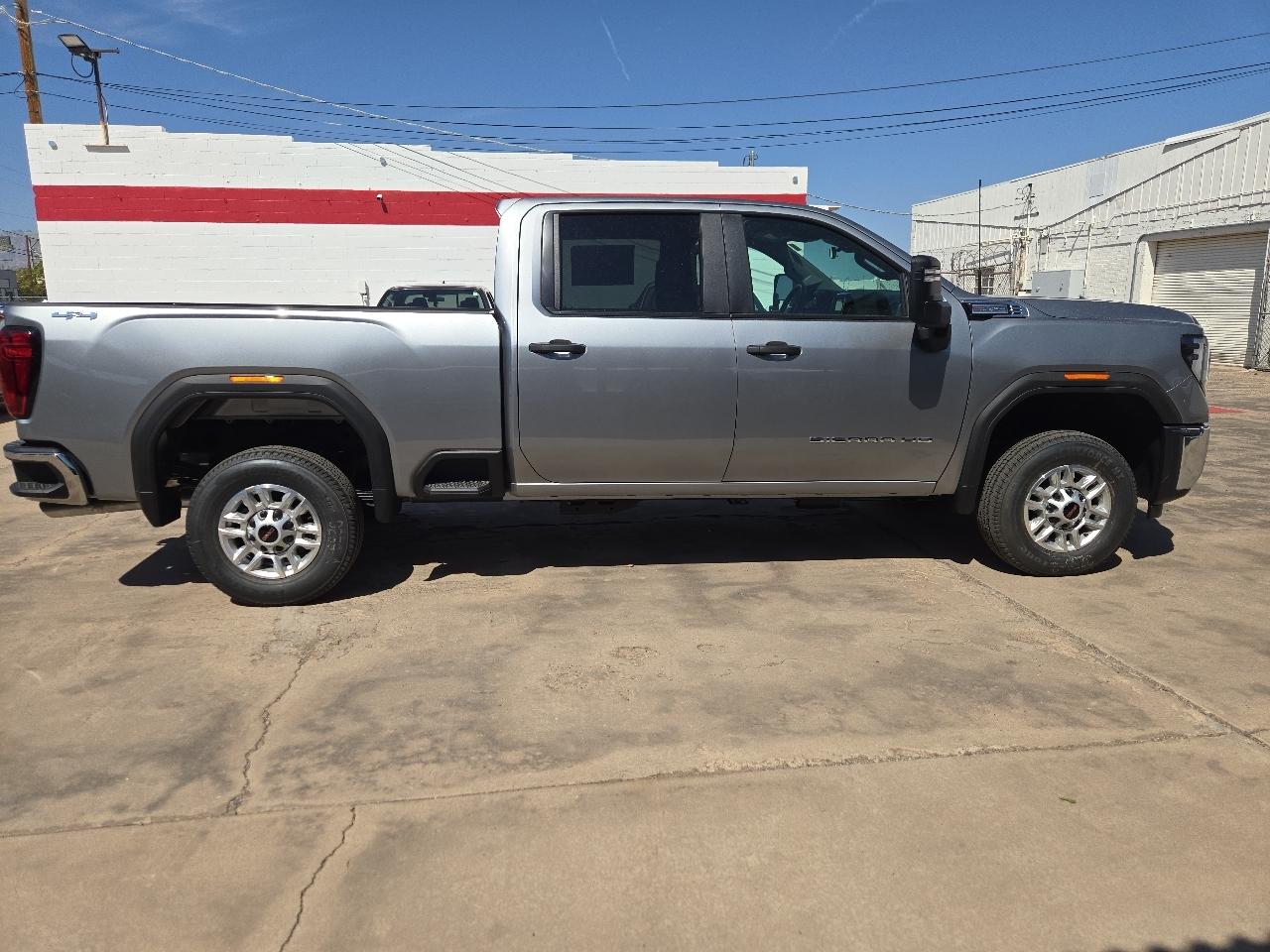 GMC Sierra 2500HD 4WD Crew Cab 159" Pro 2026