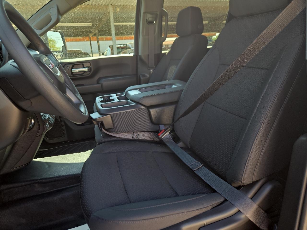 GMC Sierra 2500HD 4WD Crew Cab 159" Pro 2026