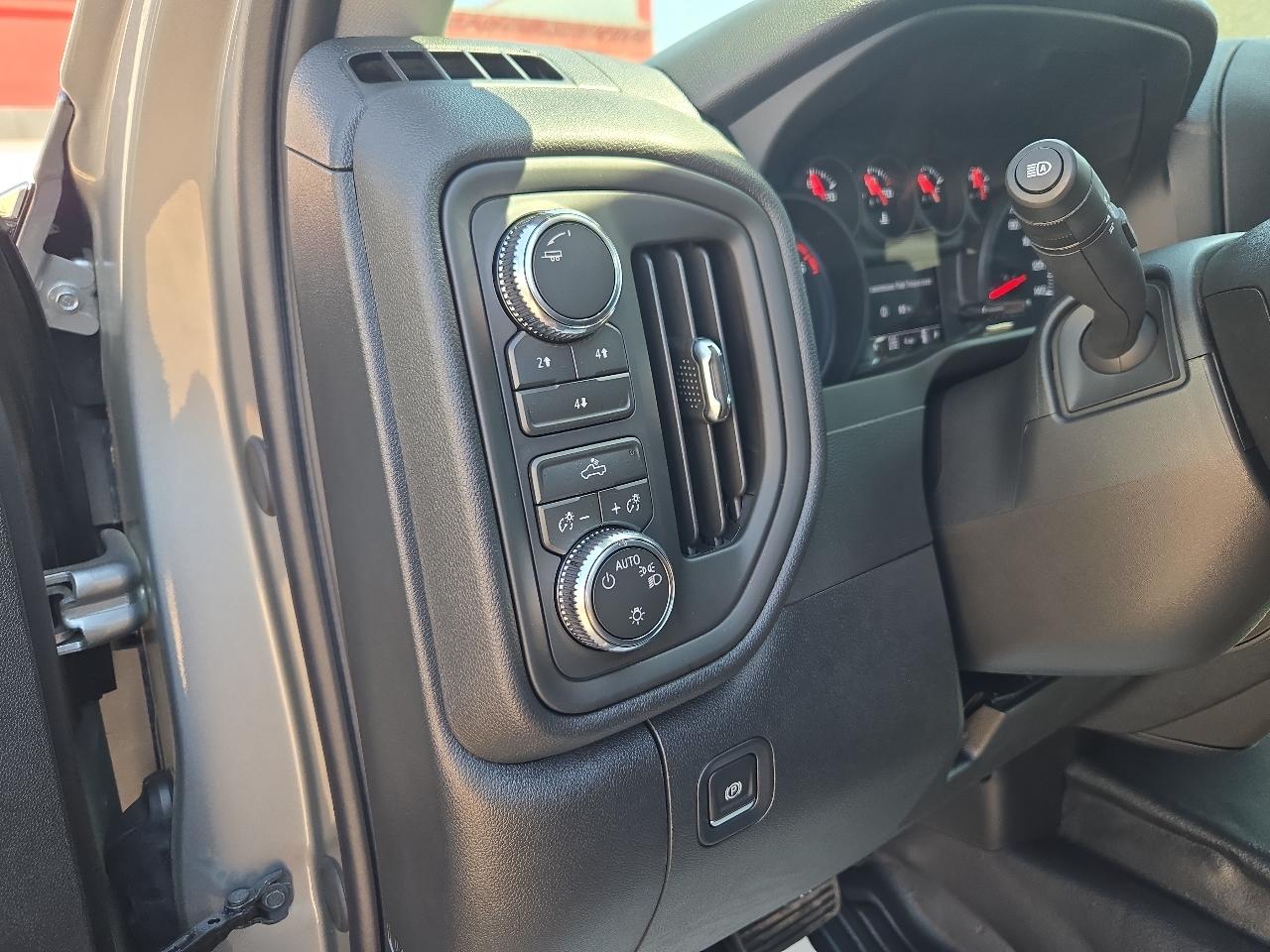 GMC Sierra 2500HD 4WD Crew Cab 159" Pro 2026